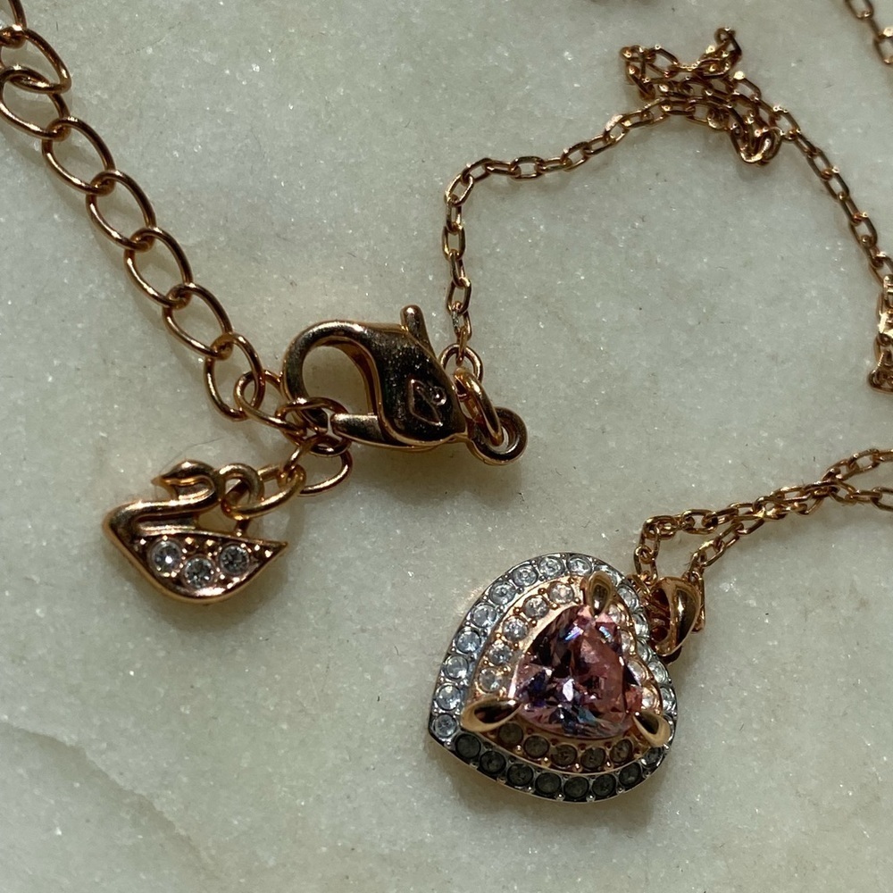SWAROVSKI heart necklace